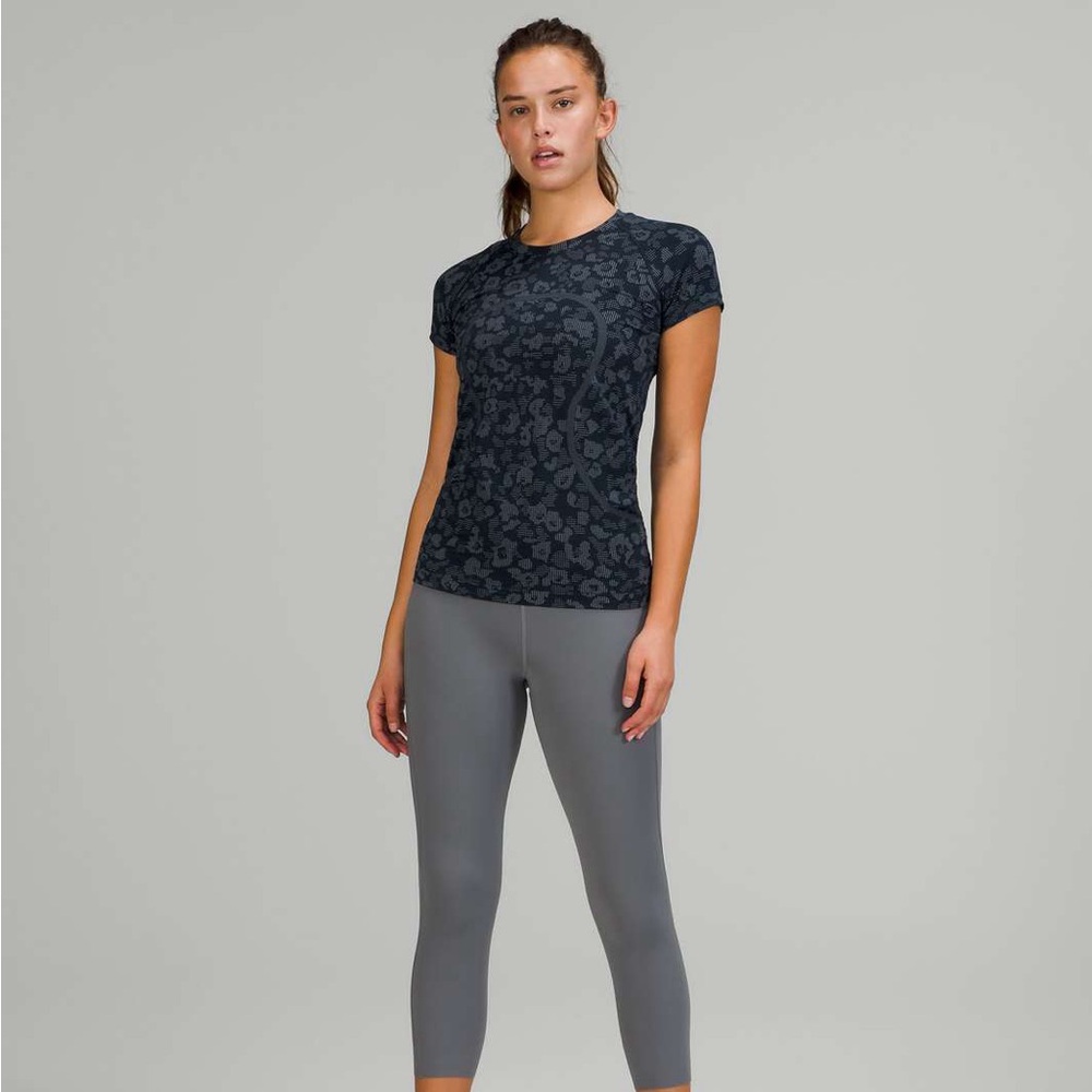 Lululemon Navy Patterned Swifty Tech - image 1
